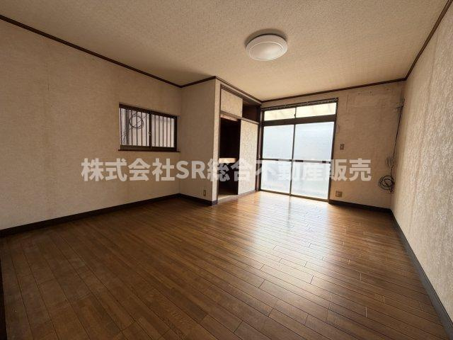 稲田本町1丁目中古戸建の洋室|10.25帖の洋室♪広々とした明るいお部屋です！