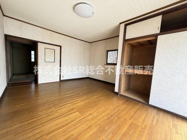稲田本町1丁目中古戸建の洋室|ゆったりした洋室です