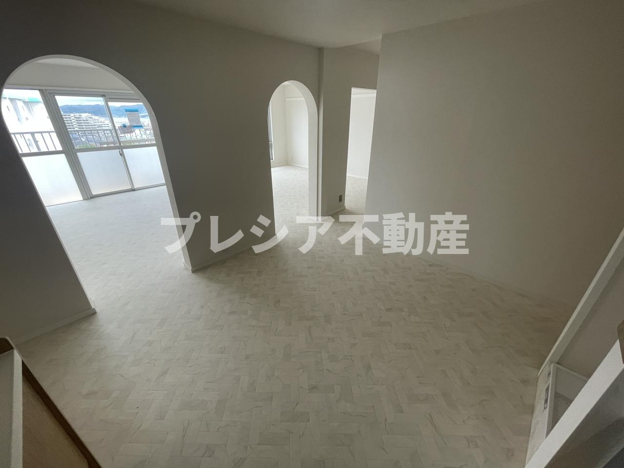 垂水高丸住宅４号棟の居間・リビング