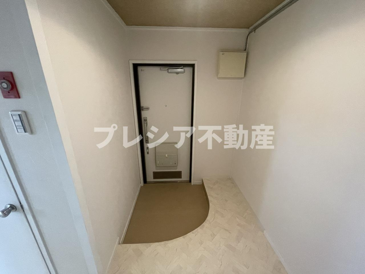 垂水高丸住宅４号棟の玄関