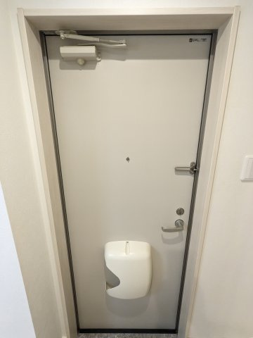 ハーモニーテラス八田Ⅱの玄関|102号室