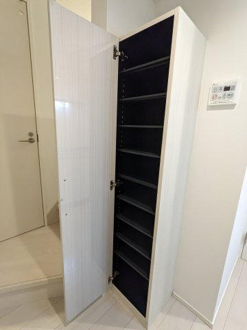 ハーモニーテラス八田Ⅱの玄関|102号室ｼｭｰｽﾞﾎﾞｯｸｽ