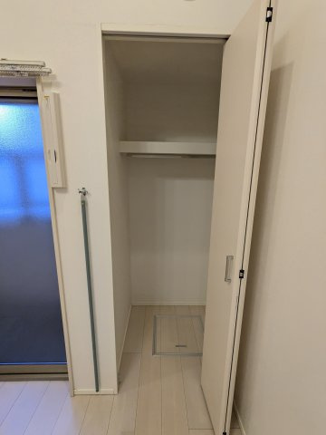 ハーモニーテラス八田Ⅱの収納|102号室クローゼット