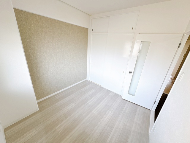【寝室】 | ヴィラナリー摂津