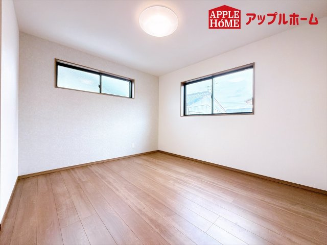[新築住宅] 深谷市岡里 第2期 全1棟の洋室|２階居室は全室収納あり！たっぷりある収納活用でお部屋もキレイを保てます♪