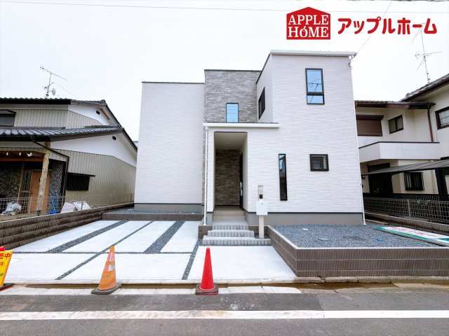 [新築住宅] 深谷市岡里 第2期 全1棟の外観|資料請求、お電話でのお問合せ、いつでも丁寧に対応させていただきます！不動産業界のプロフェッショナルが集う弊社にぜひ一度ご相談ください！