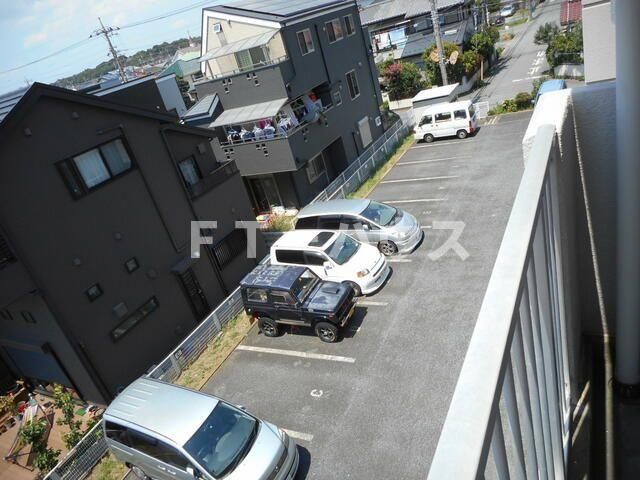 市川クローバーハイツ大野の駐車場