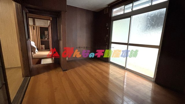 久留米市六ツ門町の店舗の洋室