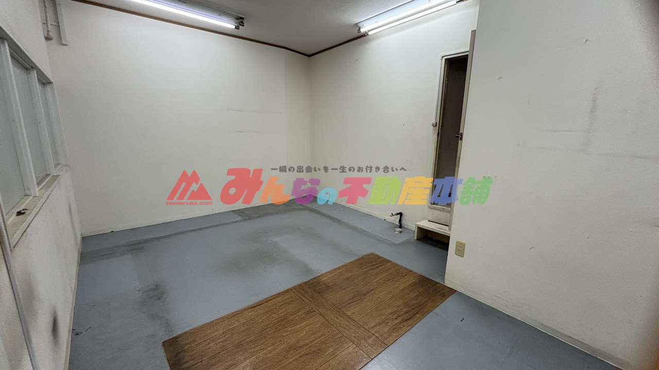 久留米市六ツ門町の店舗の内装
