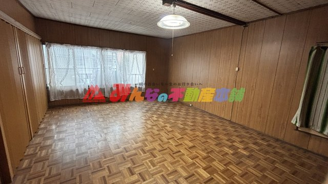 久留米市六ツ門町の店舗の洋室