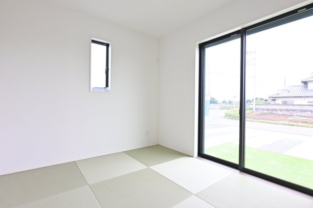 【和室】 | 太田市新田高尾町　タクトホーム　2号棟 | 和室は居室としてはもちろんお子様の遊び場としてもピッタリです♪