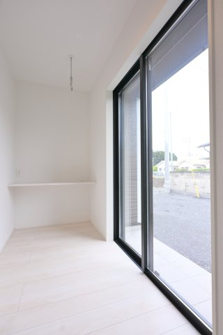 【ランドリースペース】 | 太田市高林南町　タクトホーム | リビングと続き間のランドリースペースは日当たりもよく室内干しもできます◎