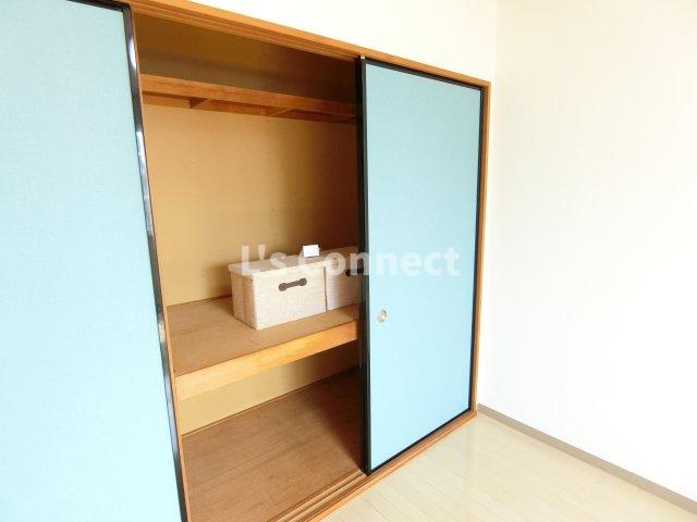 【収納】 | パインコート長町 | 奥行きのある収納でお荷物もすっきりしまえます。