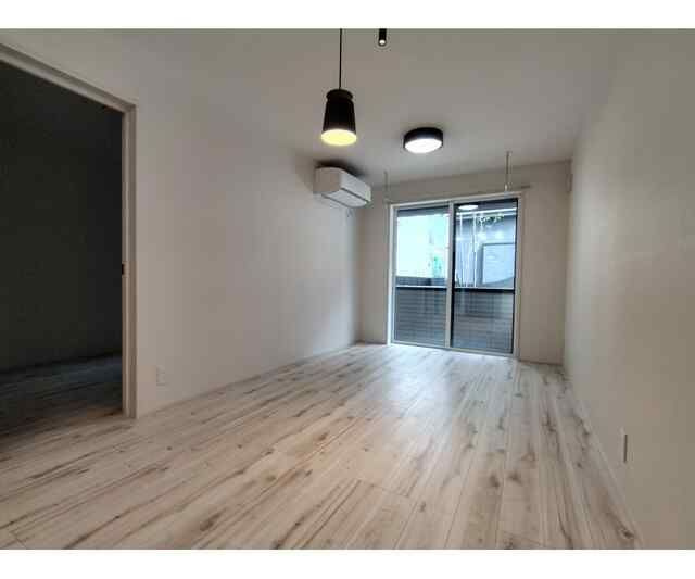 ＦｏｒｅｓｔＭａｉｓｏｎＫＯＭＡＧＯＭＥＮＯＲＴＨの居間・リビング