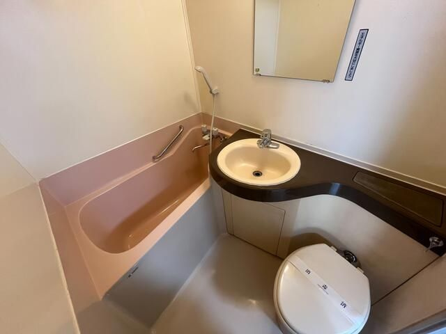 朝日向島マンションの浴室