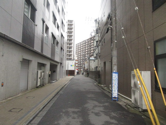 座間市相模が丘５丁目の倉庫の周辺