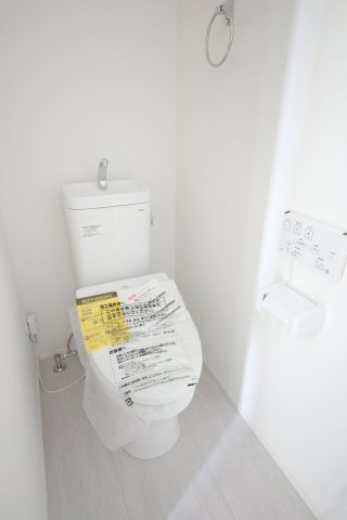 【トイレ】 | 太田市新田高尾町　タクトホーム　3号棟 | 2階にもトイレがあり忙しい朝も安心