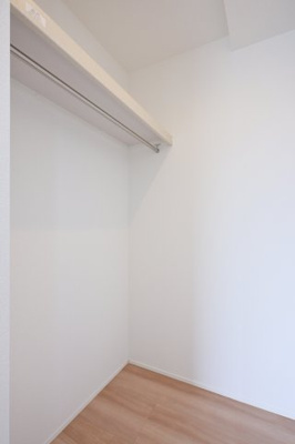 【収納】 | 太田市新田高尾町　タクトホーム　4号棟 | 寝室にはウォークインクローゼットがついておりおしゃれなご家族もうれしい空間です♪