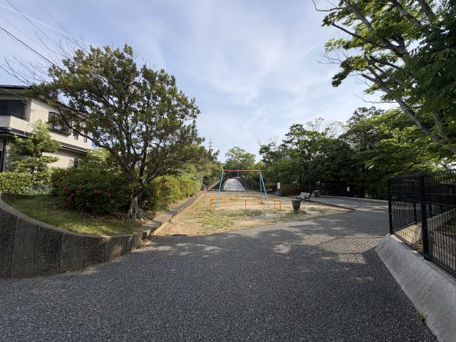 美和台一丁目　土地の周辺|遊具もある公園なのでお子様にも嬉しい！