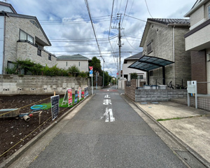 【前面道路含む現地写真】