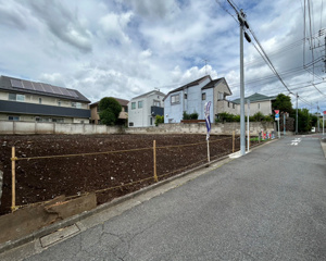 【前面道路含む現地写真】