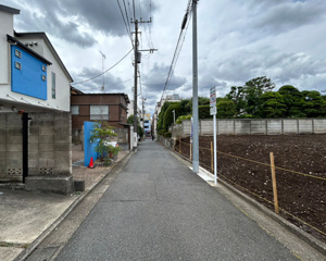 【前面道路含む現地写真】