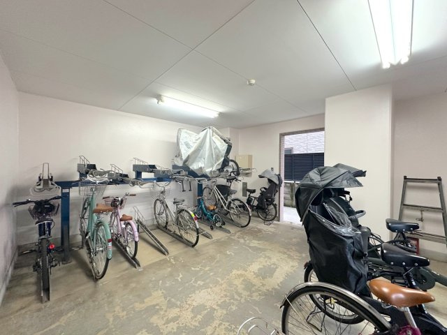 コート浦和常盤の駐車場