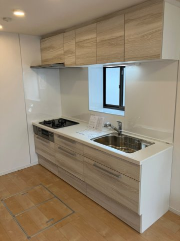 草加市遊馬町戸建のキッチン