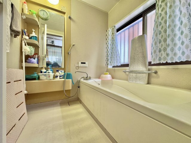 【駅近！！】古河市古河中古戸建の浴室