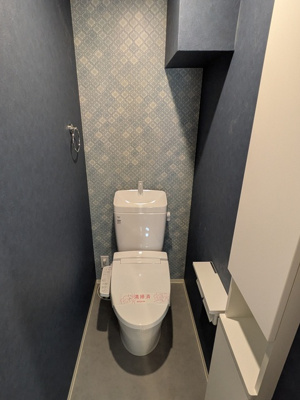 温水洗浄機能付きトイレ