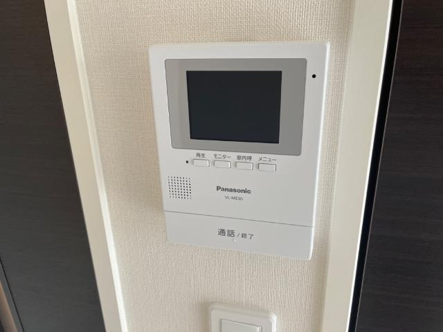 シャトレーンの内装|カメラ付インターホン