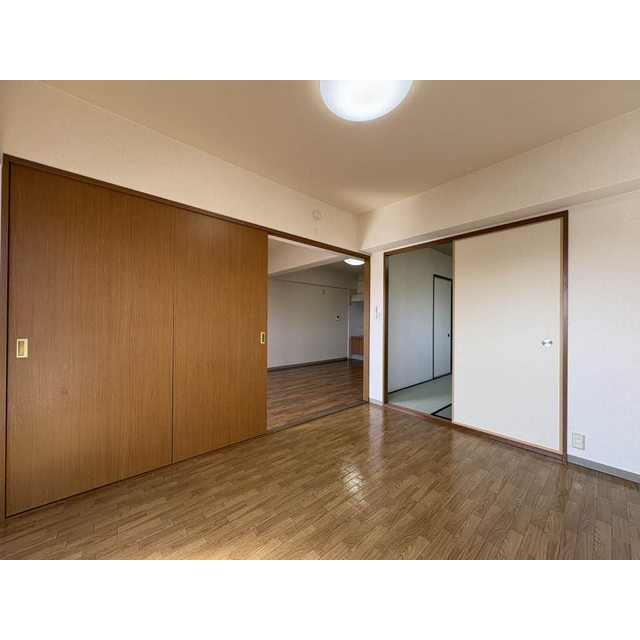 岐阜市近島１丁目の賃貸マンションの内装