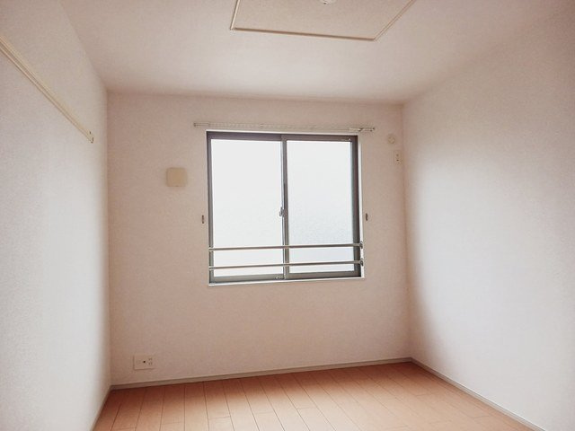 Ｇ－１町村の内装|明るい室内です