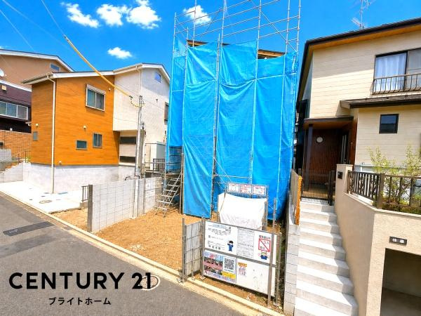 横浜市泉区白百合１丁目の新築一戸建の前面道路含む現地写真|周辺物件、周辺環境も合わせてご案内可能です！
お気軽にお問い合わせください。