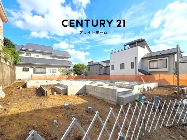 横浜市南区中里４丁目の新築一戸建の外観|同仕様物件もご案内をさせて頂きます。
お車でご自宅まで送迎承ります。