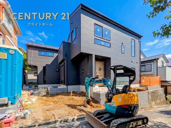 横浜市南区中里４丁目の新築一戸建の外観|同仕様物件もご案内をさせて頂きます。
お車でご自宅まで送迎承ります。