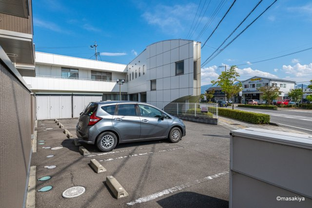 ロジュマン　デラッセの駐車場