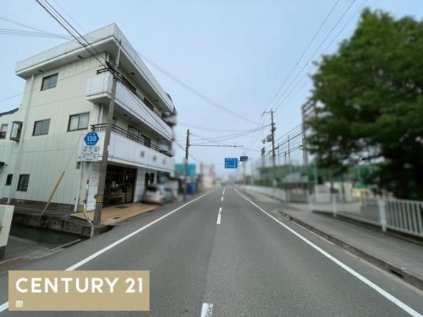 和歌山市秋月　中古戸建の前面道路含む現地写真