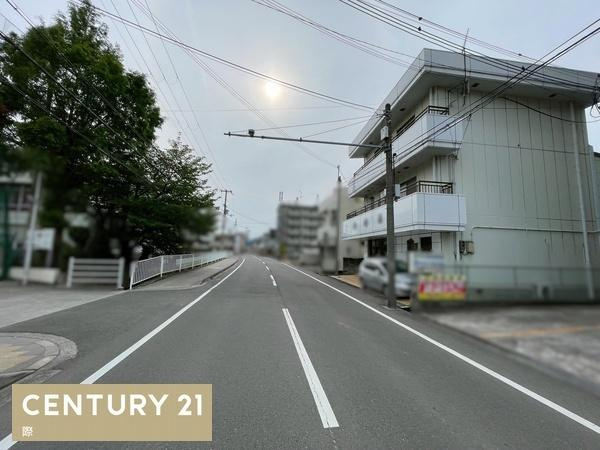 和歌山市秋月　中古戸建の前面道路含む現地写真