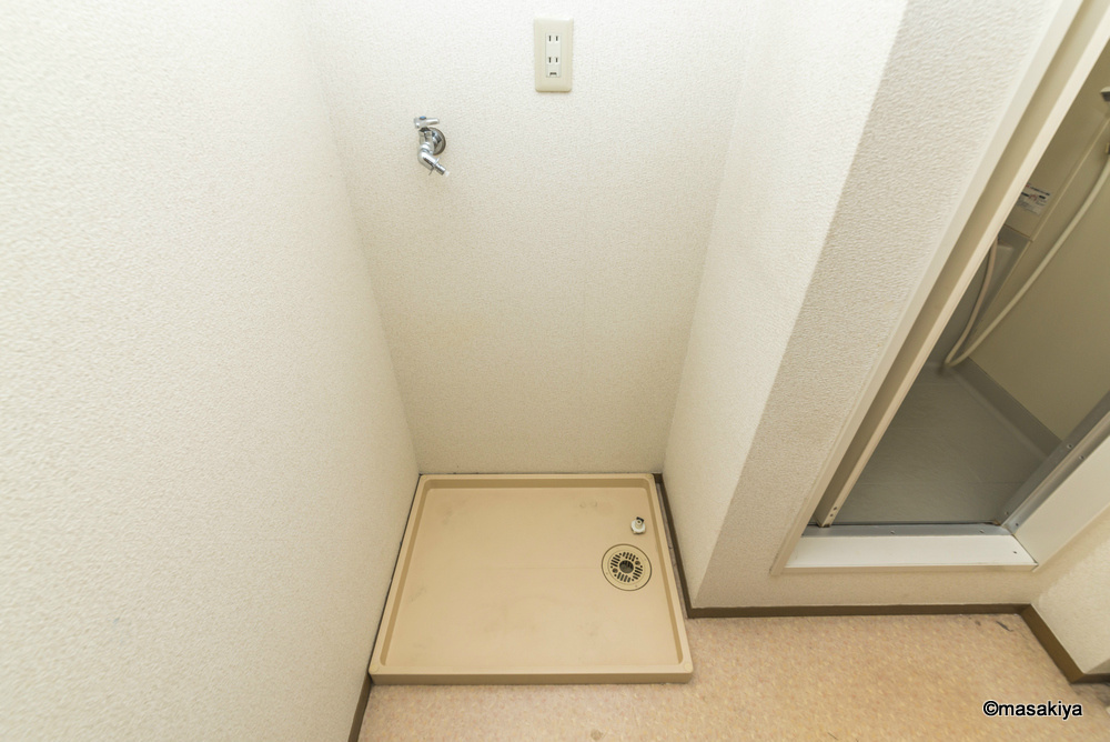ヴィラージュ本郷の洗面所|室内洗濯機置き場