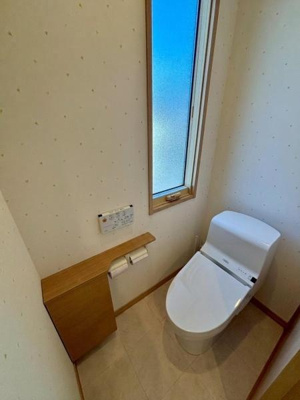 【トイレ】 | ●草加市青柳6丁目・戸建● | ウォシュレット付きのトイレです♪