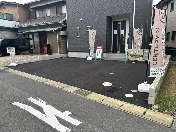 岡崎市上地町第9　全1棟・1号棟の駐車場|３台駐車できます