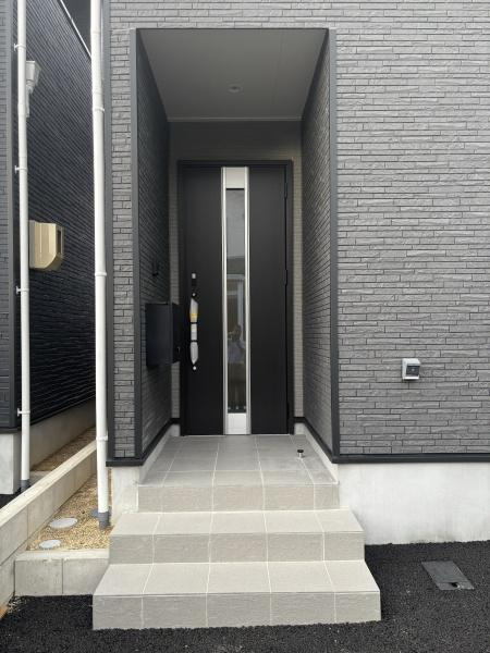 豊田市新町第2　全4棟・4号棟の玄関|訪れる人を心地よく迎え入れます。