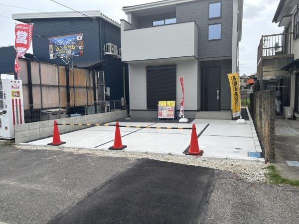 豊田市田中町4丁目　全1棟・1号棟の駐車場|広々２台駐車できます！