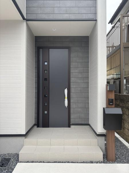 豊田市田中町4丁目　全1棟・1号棟の玄関|訪れる人を心地よく迎え入れます。