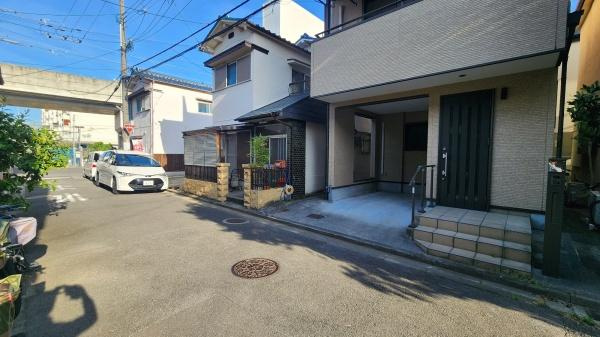 【前面道路含む現地写真】