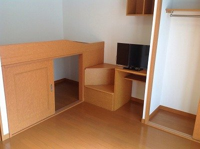 【居間・リビング】 | レオパレスフービエール | 収納多数あり