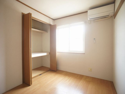 【子供部屋】 | ヴィラルミエールＢ | お部屋がスッキリ！充実収納付きです♪