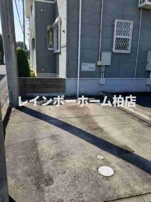 【仲介手数料：50％OFF】対象物件！の駐車場
