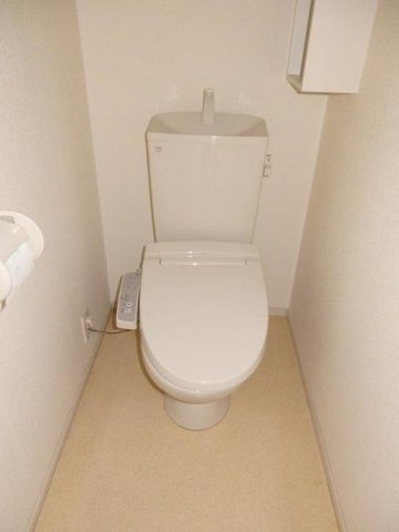 リバーサイド真倉　Ｆのトイレ|清潔感のあるトイレです